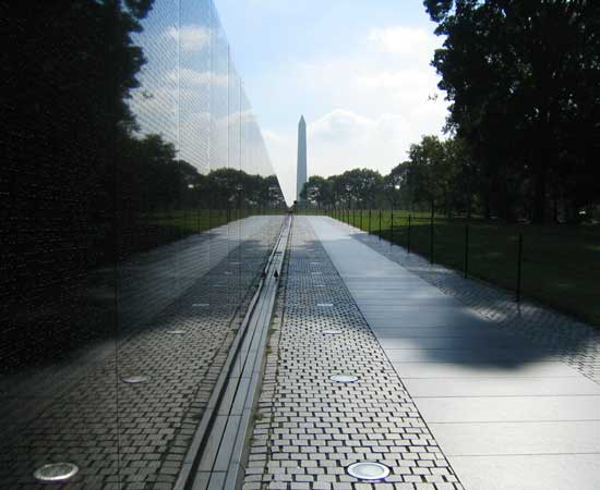 Vietnam Veterans Memorial/Washington Monument. Photo by Naomi Sachs